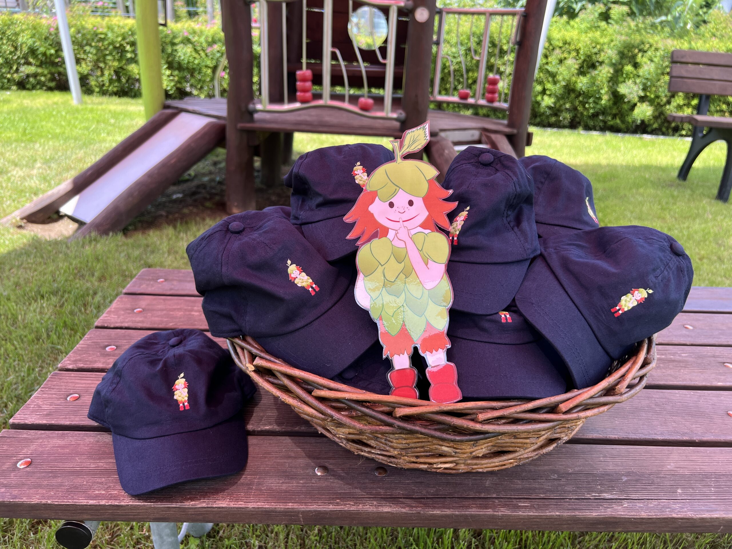 Lesen Sie mehr über den Artikel Caps für Kinderkrippe Hopfazwergerl